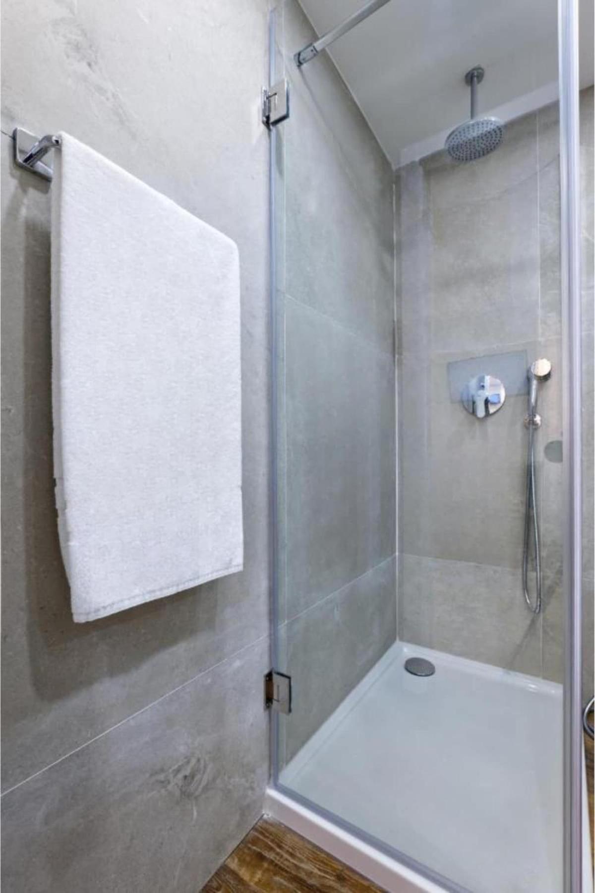 Apartment Here Will Have A Wonderful & Memorable Stay! *